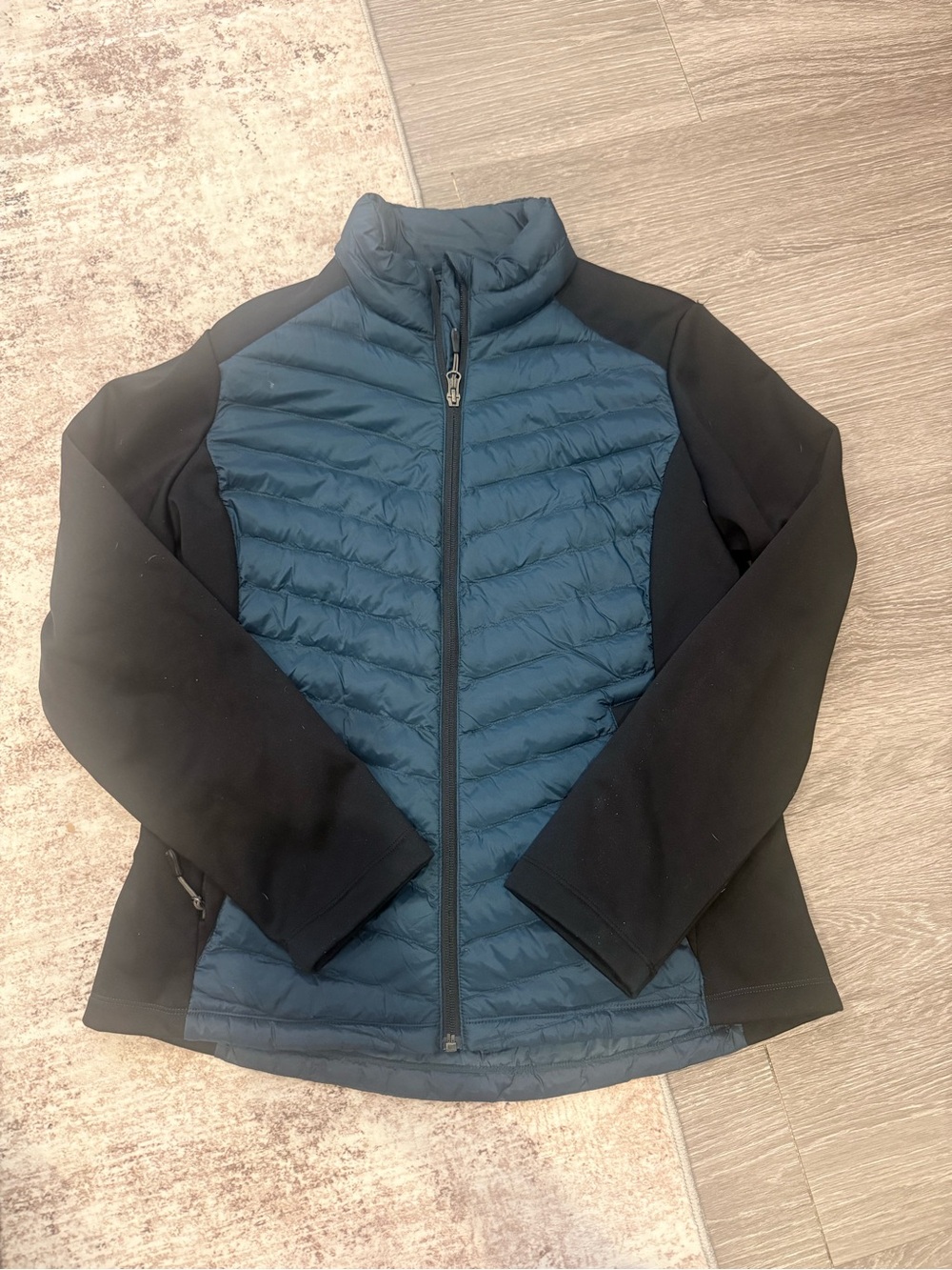 32 Degrees Women's Quilted Hybrid Jacket - Teal Blue and Black